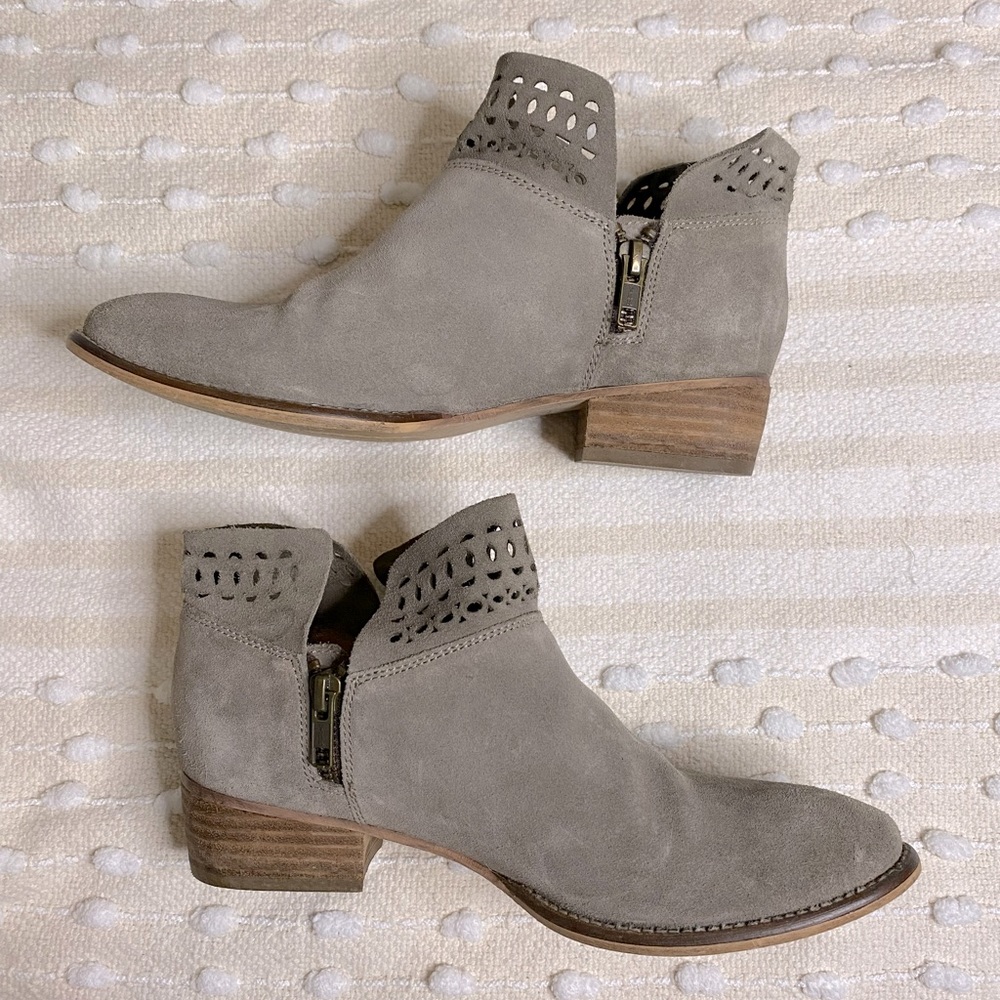 Seychelles Women's Taupe Ankle Bootie - Picture 1 of 3